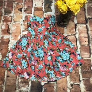 Jarlo London Sweetheart Floral Dress!!